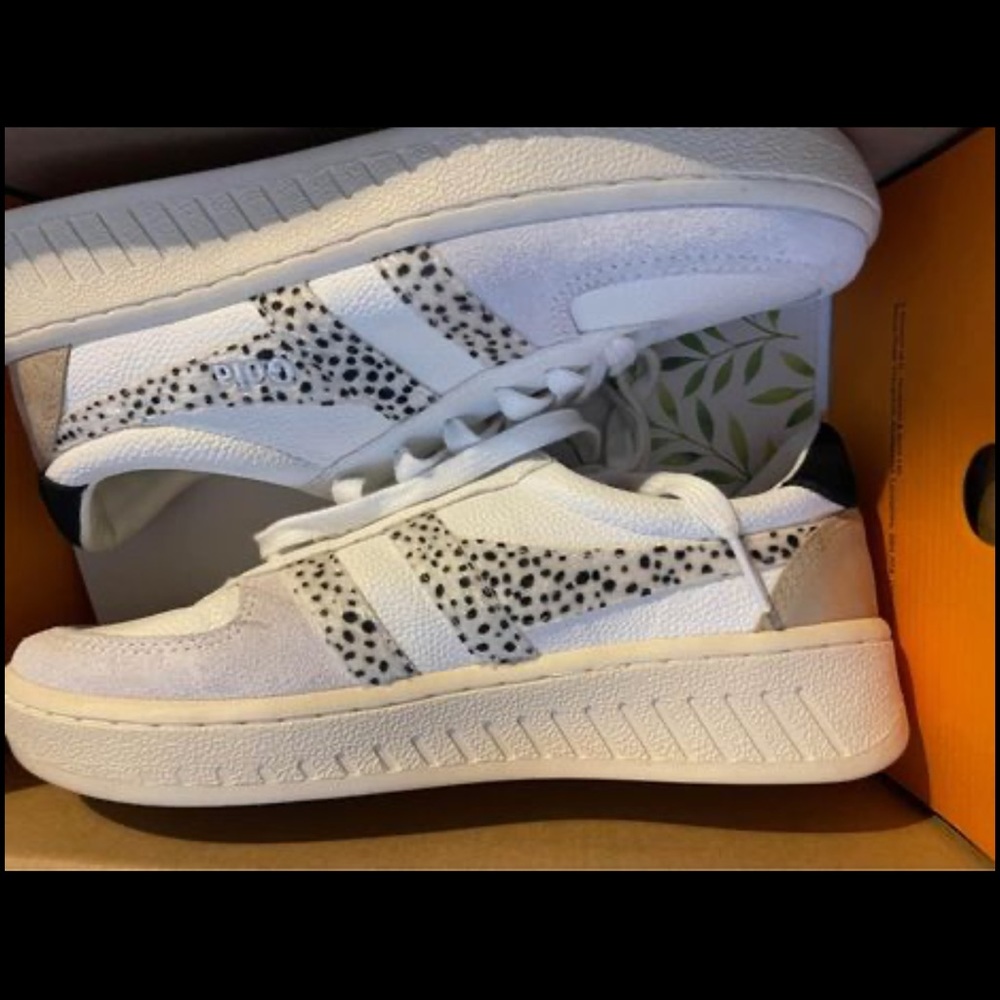 COPY - Gola 

Size 7